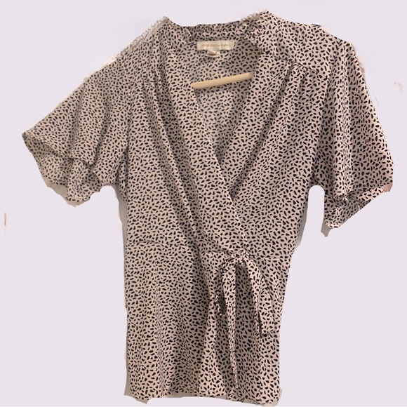 Beautiful Cream and black and cream Blouse Top - Picture 2 of 4